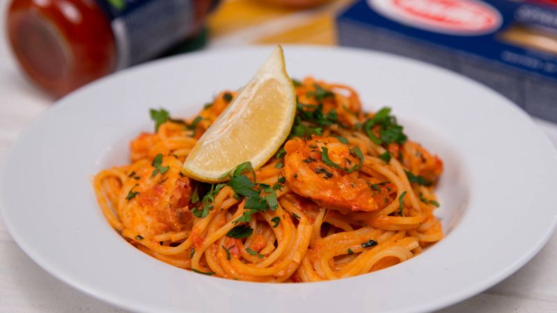Spaghetti z sosem basilico i krewetkami