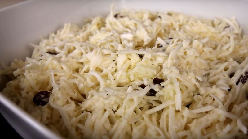 Pyszna surówka obiadowa. Selera z takimi dodatkami jeszcze nie jadłeś