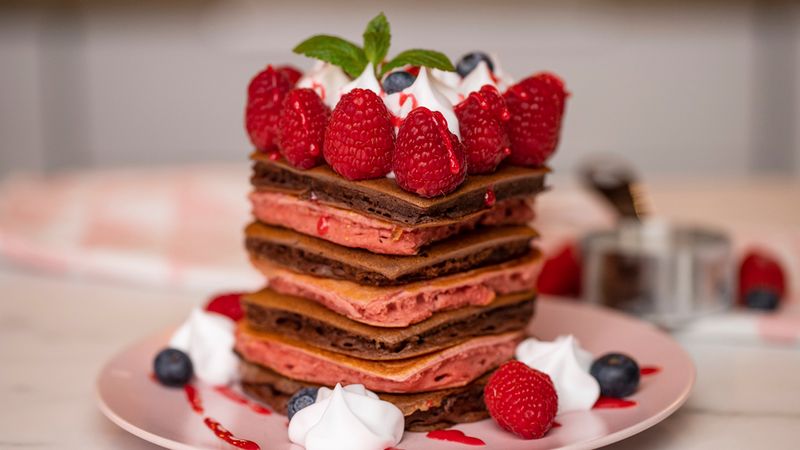walentynkowe pancakes w kształcie serduszek