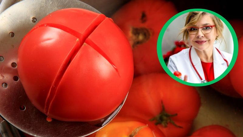 Dodajesz pomidory do sałatki? Lekarka tłumaczy, co może się stać, gdy ich wcześniej nie sparzysz