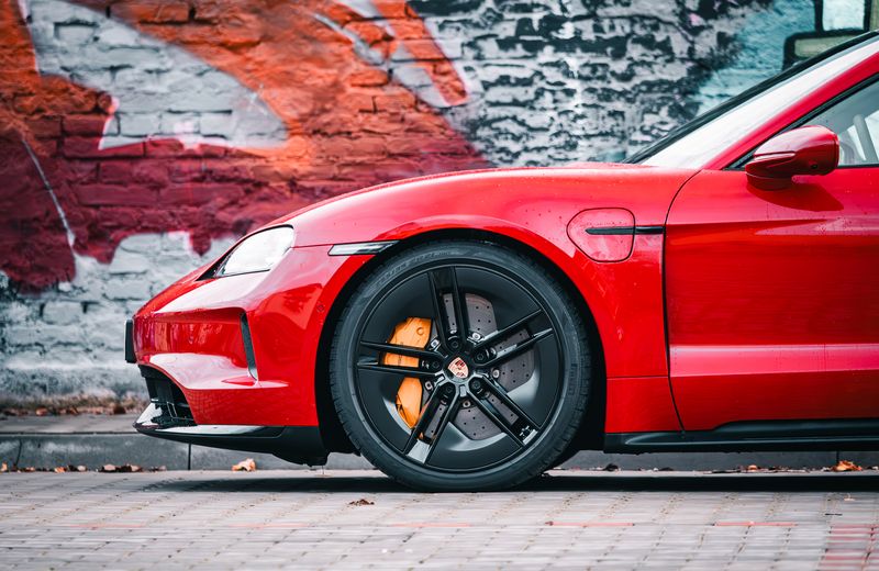 Rynek samochodów Premium listopad 2025