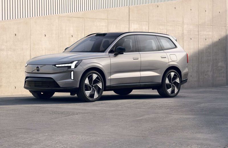 Volvo EX90 2023