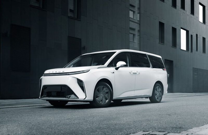 Maxus Mifa 9
