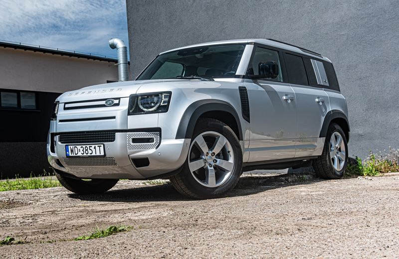 Land Rover Defender 110