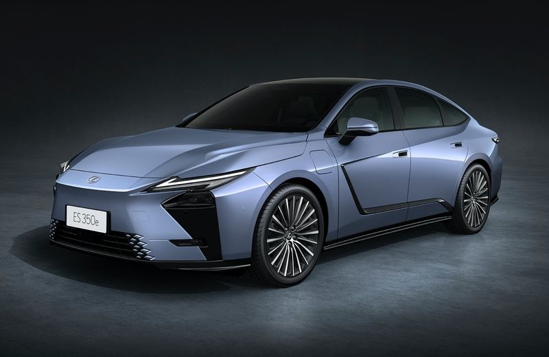 Lexus ES 2025