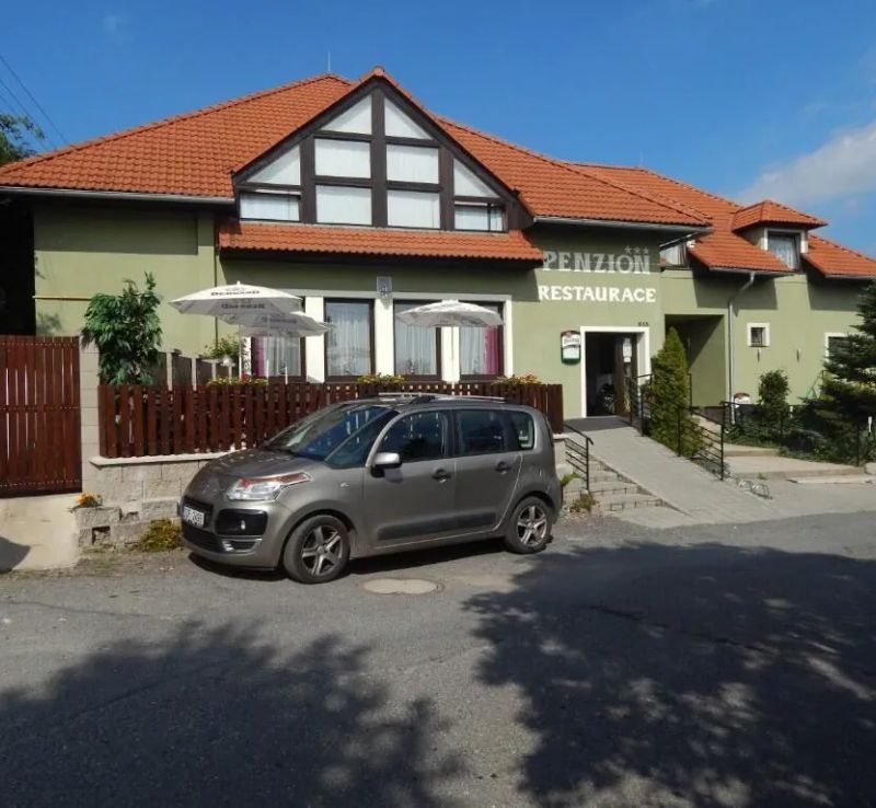 Penzion a restaurace U Kašných Mníšek pod Brdy - foto 1