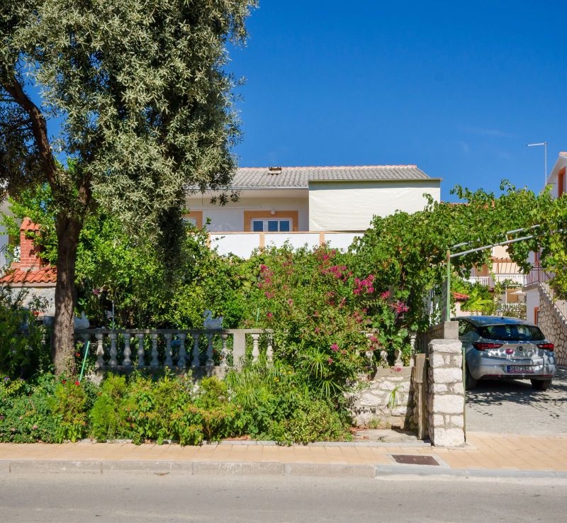 Apartments Elvira Lopar - foto 1
