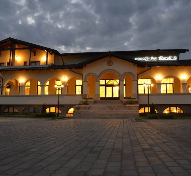 Pensiunea Curtea Bizantina Șcheia - foto 1