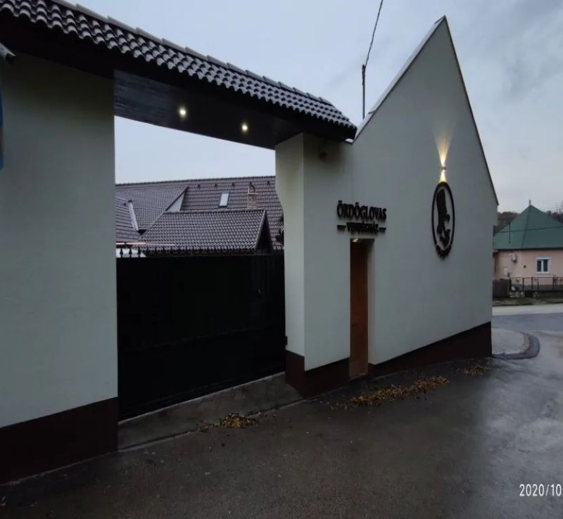 Ördöglovas Vendégház Bajna - foto 1