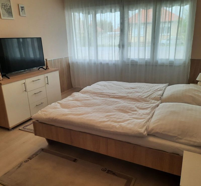 Fenyő Apartman Nagykáta - foto 1
