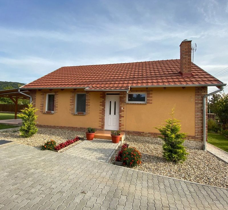 Búbánatvölgy Cseresznyevirág Vendégház Esztergom - foto 1