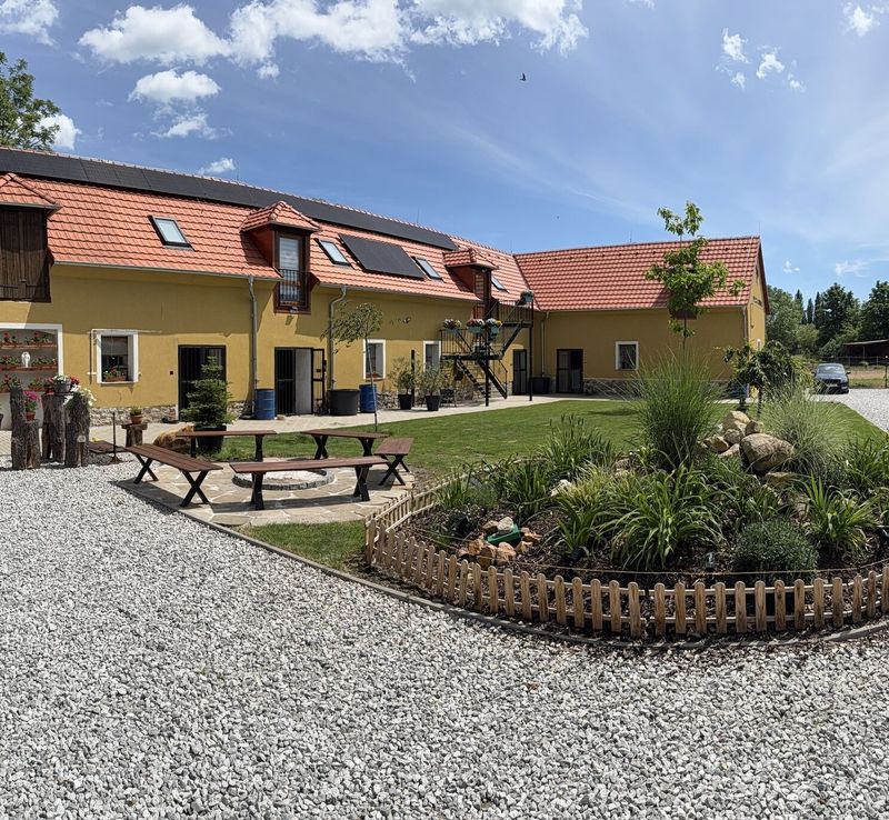 Statek Bezdědice Hostomice - foto 1