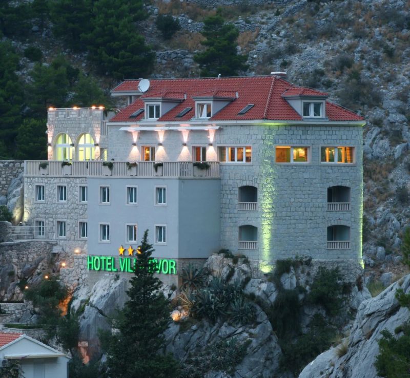 Hotel Villa Dvor Omiš - foto 1