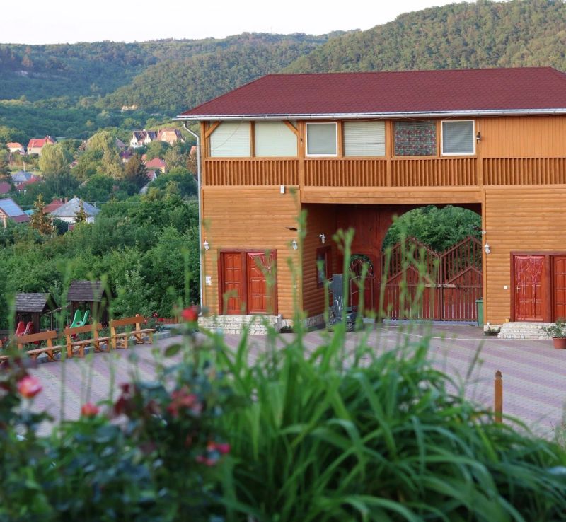Rózsapark Panoráma Apartman Demjén - foto 1