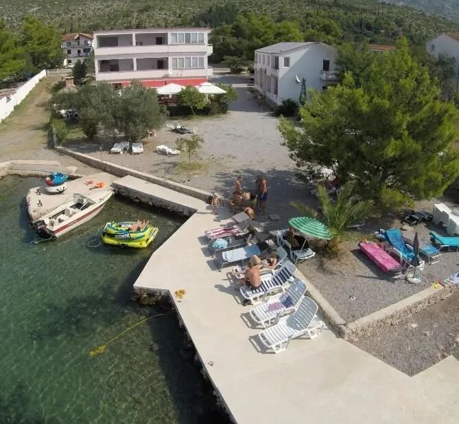 Pansion and Apartments Marko Starigrad - foto 1