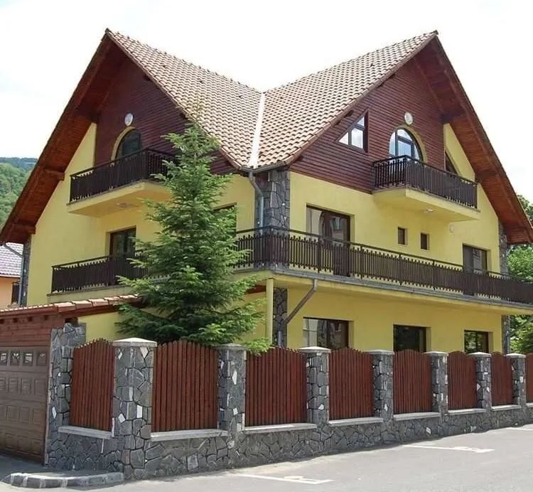 Casa Galbenă Sinaia - foto 1