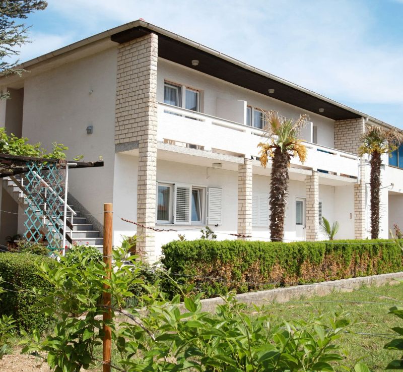 Apartment and Rooms Albina Baska - foto 1