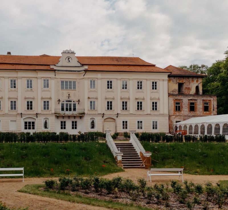Zámek Bystřice nad Úhlavou - foto 1
