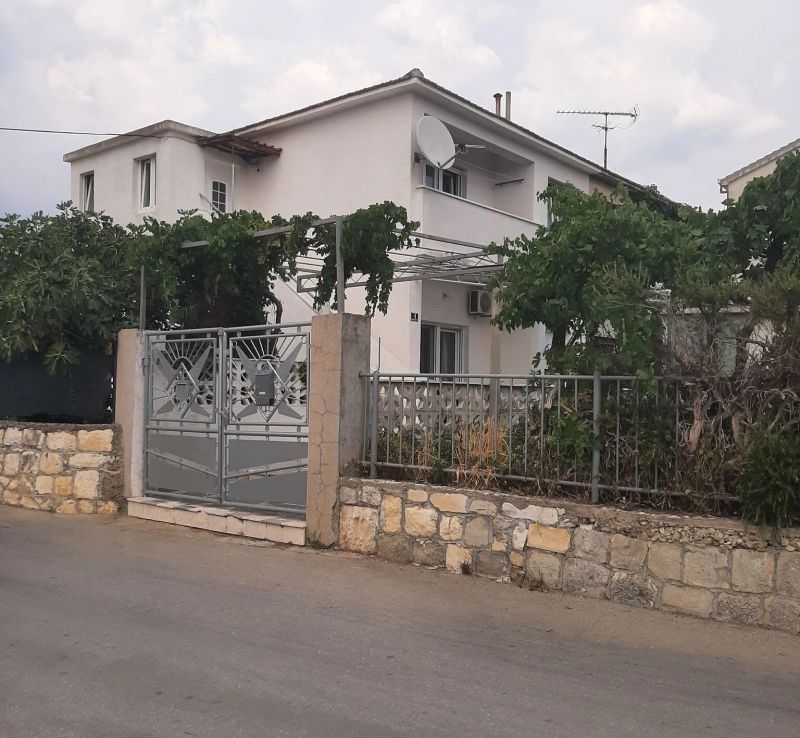 Apartment Nehaj Kaštel Štafilić - foto 1