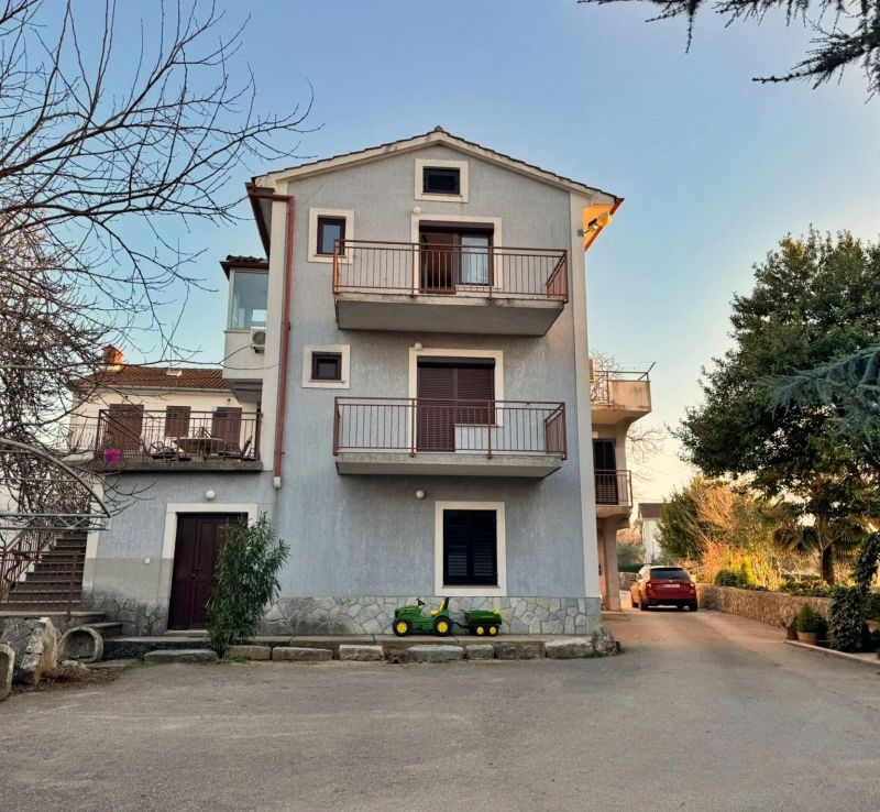 Apartments With Parking Space Malinska, Krk - 23871 Malinska - foto 1
