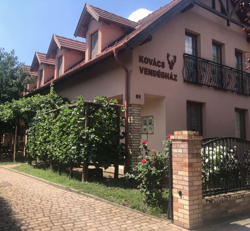 Kovács Vendégház Bakonyszombathely - foto 1