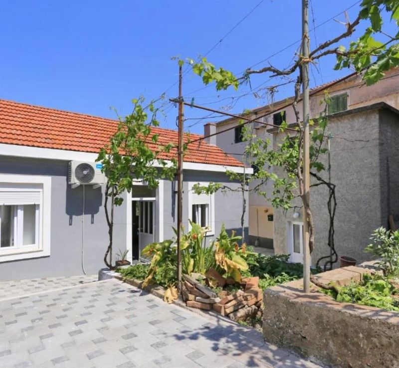 Casa Lorela Sali - foto 1