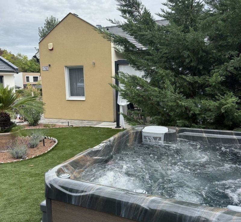 Fehér Lótusz Apartmanház Balatonföldvár - foto 1