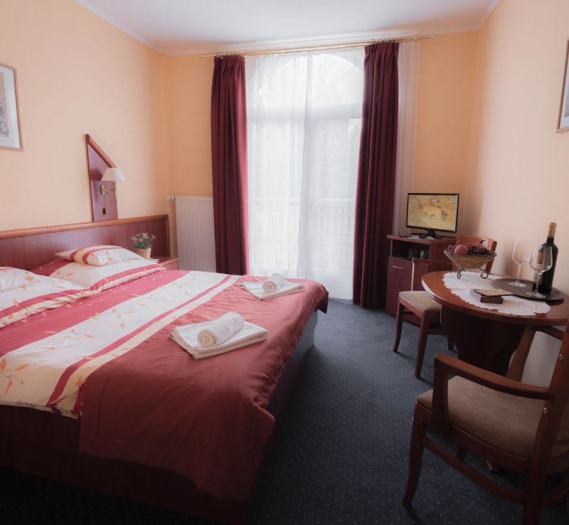 Boglárka Panzió Étterem Mezőkövesd - foto 1