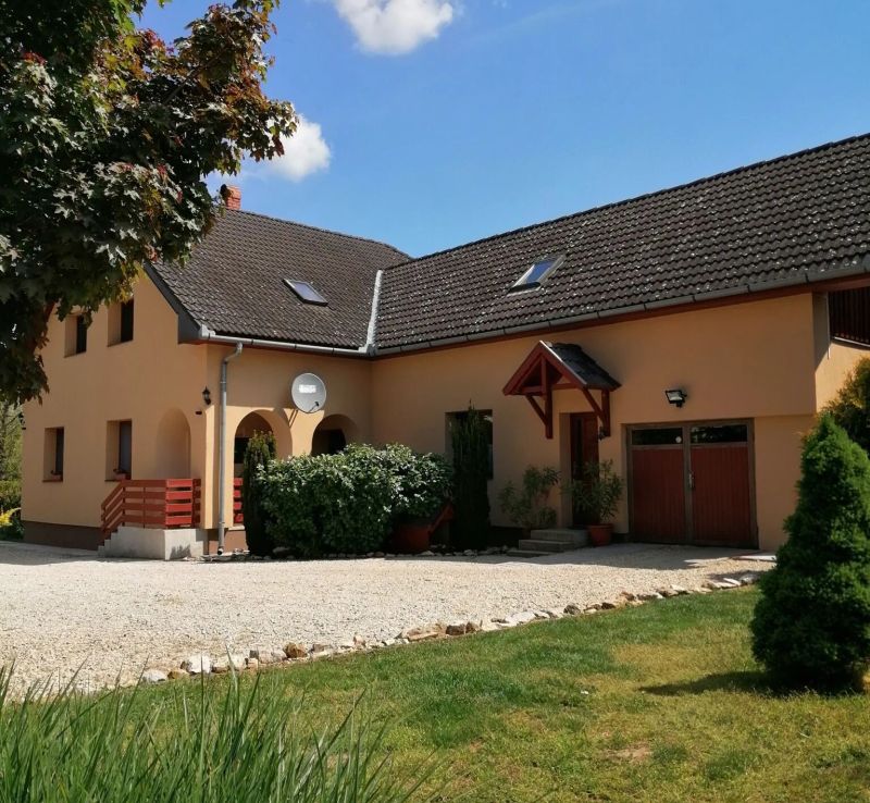 Hajnalka Apartmanház Kehidakustány - foto 1