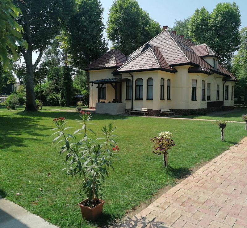 Aszfalt Panzió Balatonföldvár - foto 1