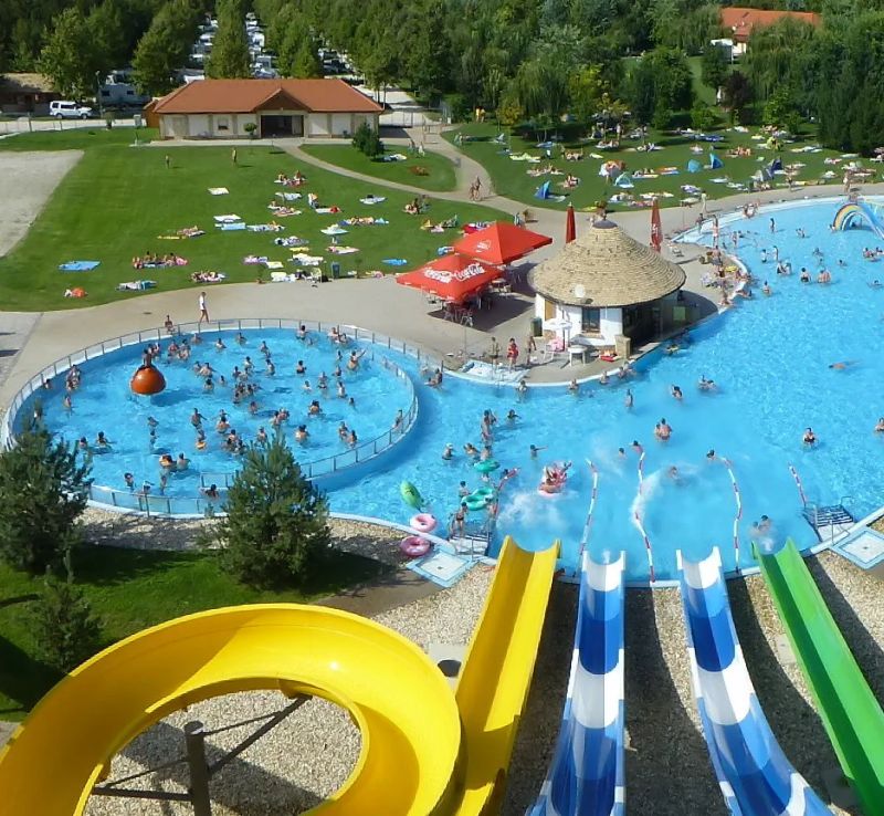 Lipóti Termál - és Élményfürdő & Camping - foto 1