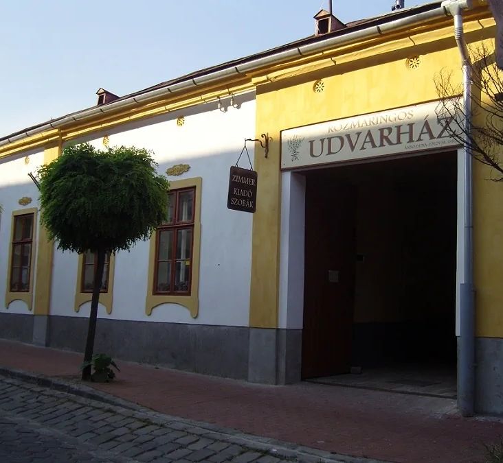 Rozmaringos Udvarház Dunaföldvár - foto 1