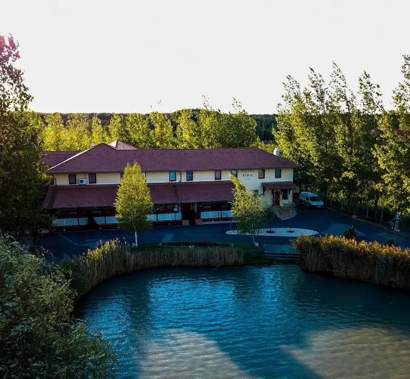 Hotel Bíbic*** Tüskevár Étterem és Horgásztó Nyíregyháza - foto 1
