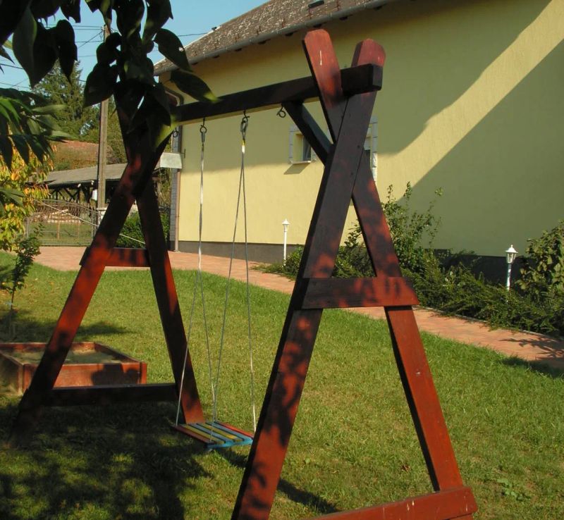 Napsugár Apartman Kistolmács - foto 1