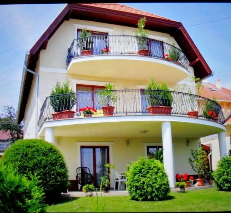 Erika Apartmanházak Hévíz - foto 1