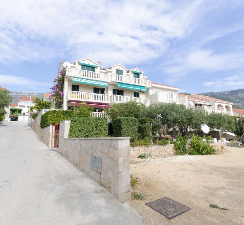 Apartment and Rooms Mate Bol - foto 1