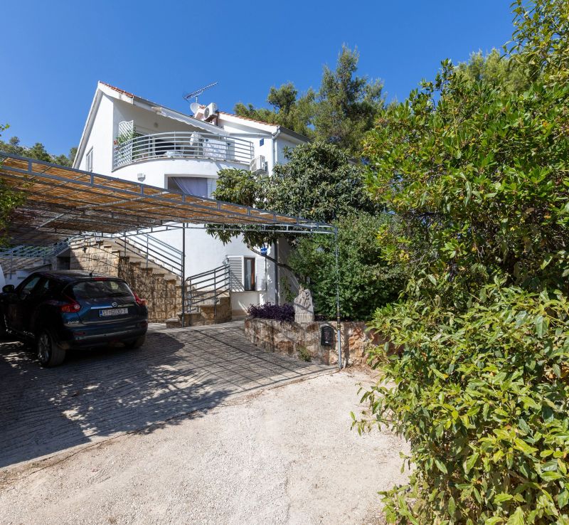 Apartments With Parking Space Zavala, Hvar - 8710 Zavala - foto 1