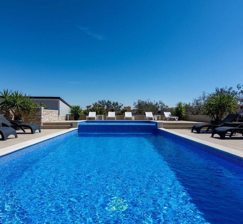 Family-friendly Apartments With Swimming Pool Valbandon, Fažana - 2201 Valbandon - foto 1