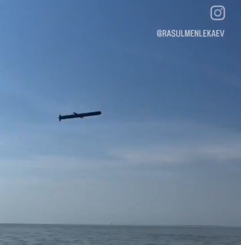 Russian Kalibr cruise missile sightings: Fishermen capture low-altitude ...