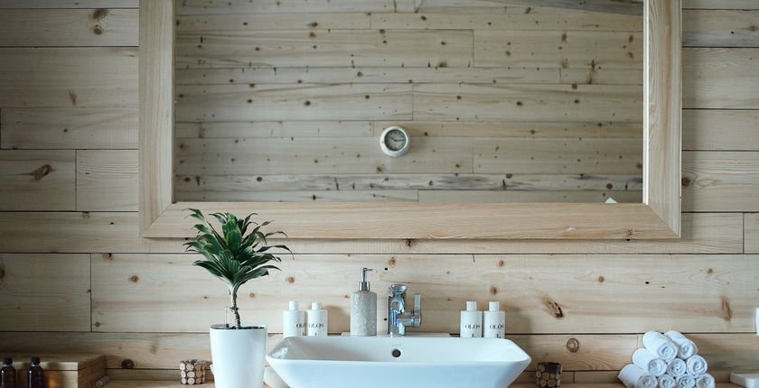 Blat łazienkowy – jaki blat wybrać pod umywalkę do łazienki?