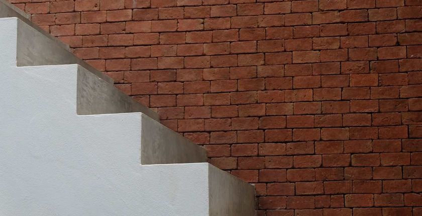 Jakie schody wybrać: drewniane czy betonowe?