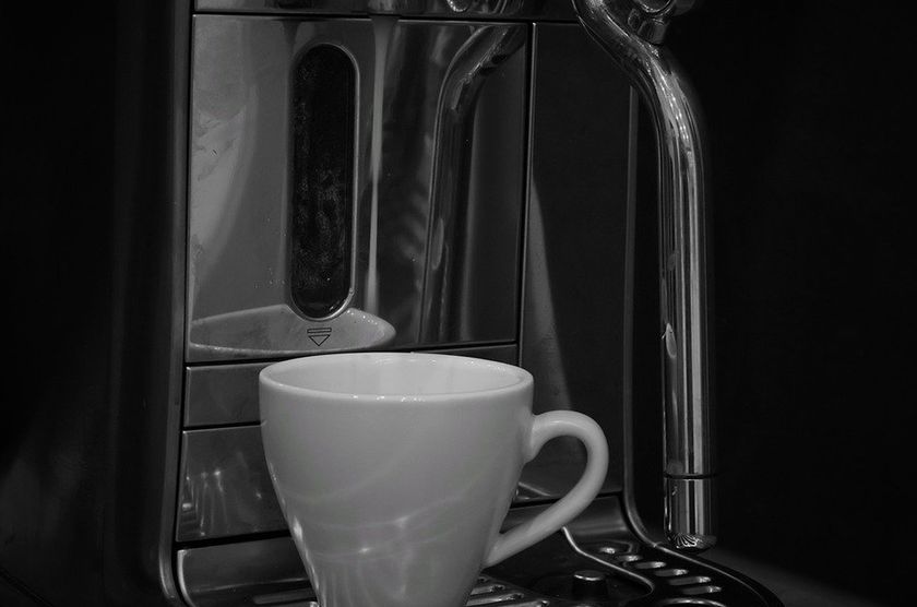 ekspres kolbowy w kuchni - zdjęcie 1