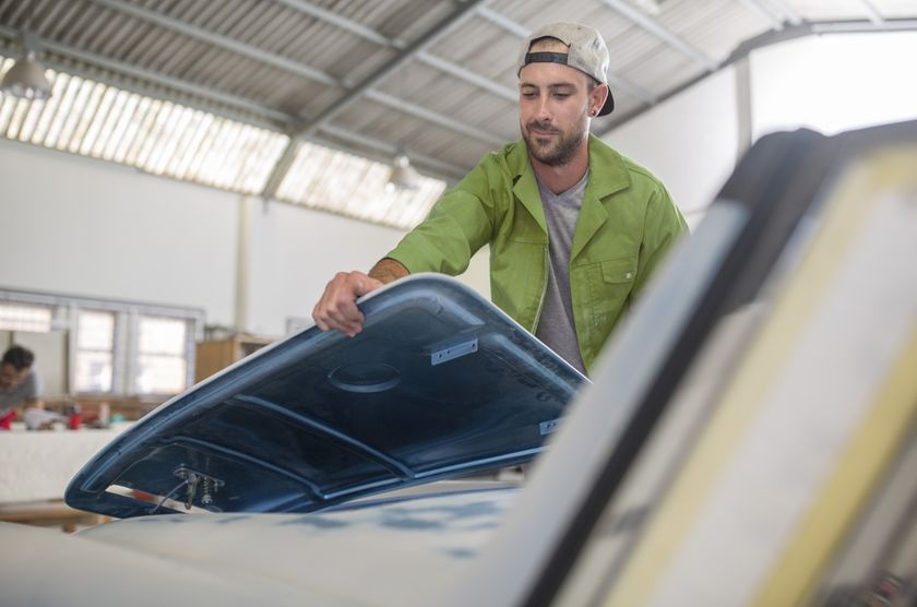 Domowy warsztat samochodowy - zdjęcie 1