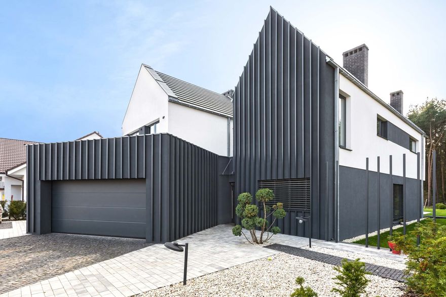 Fence house: gablota w przedpokoju