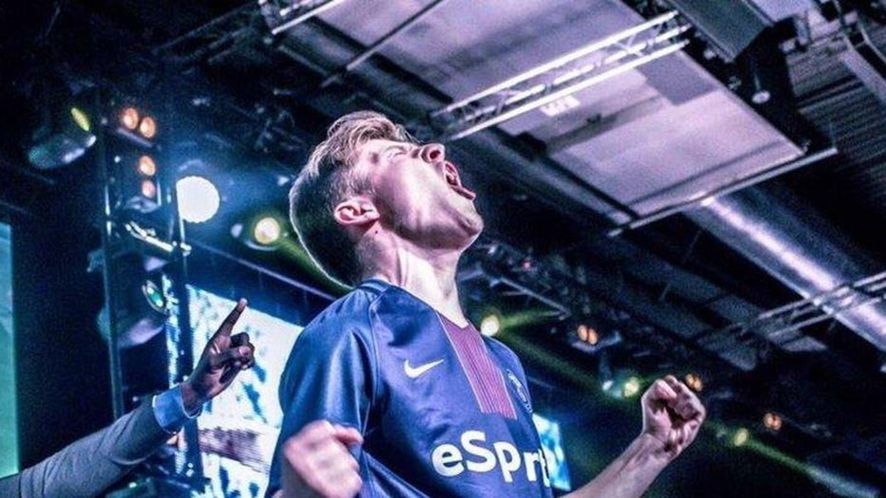 E-sport to dla Zbigniewa Bońka patologia. Ale myśli o zrobieniu e-ligi
