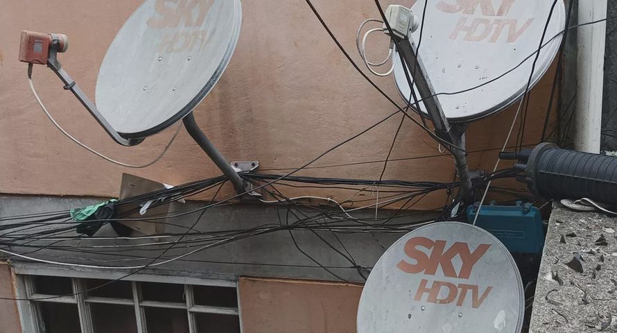 Platforma cyfrowa po 30 latach zawiesza sprzedaż pakietów satelitarnych