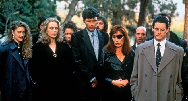 David Lynch nie żyje. Wspominamy kultowy serial „Miasteczko Twin Peaks”