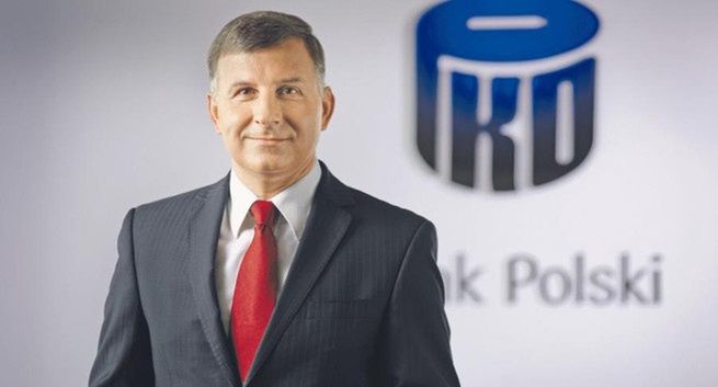 Państwowa Inspekcja Pracy nie wykazała naruszeń w liczeniu uśmiechów przez PKO BP. „Zachęcamy, żeby się uśmiechać, również RPO”