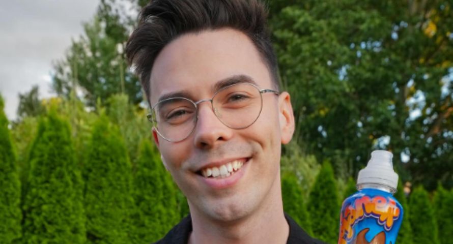 "Pij Wojanka do białego ranka", czyli o fenomenie napoju z Żabki