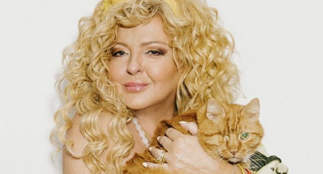 Gessler, Kamińska i Macademian Girl w akcji "#dekoltdlabialorusi" Fundacji Wysokie Obcasy